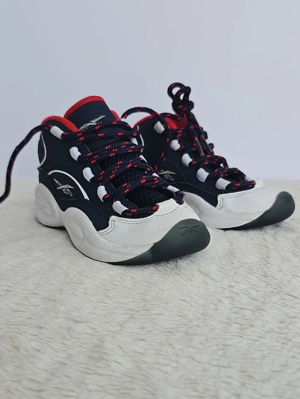 Reebok Question Mid USA Iverson Basketball Shoes Navy White Red Boys Size 11